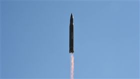 ▲在測試期間，看到洲際彈道導彈Hwasong-14。(圖／路透社／達志影像)
