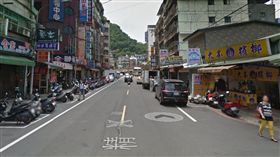 婦人在基隆精一路上遭醉漢毆打。（圖／Google Map）