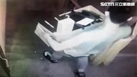 綽號「阿旻」的男子應徵錄取一間網路公司，工作三天摸熟公司配置後，趁凌晨時分潛入公司，一口氣搬走碎鑽、紅寶石等拍賣商品（翻攝畫面）