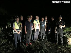 警消人員經4小時搜索，最終成功尋獲黃男。（圖／翻攝畫面）