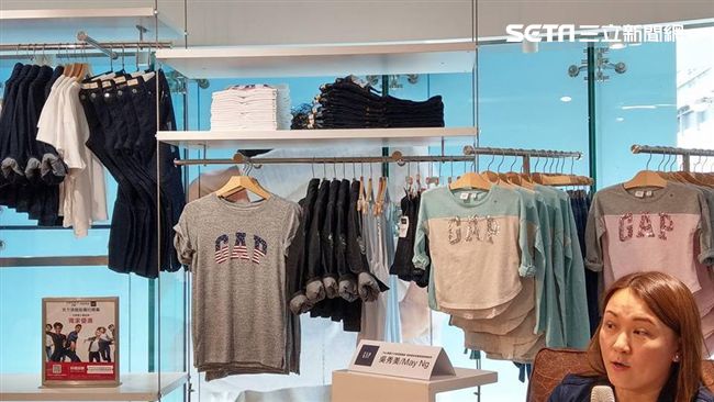 Gap開進奇摩商城　手機女孩快來買