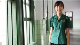 大學考試8日放榜，就讀北一女的張沛婕如願錄取台大法律系，她也因「恐龍法官」一詞為法界抱屈，認為部分法官受限法律，才做出不服期待判決。（圖／中央社）
