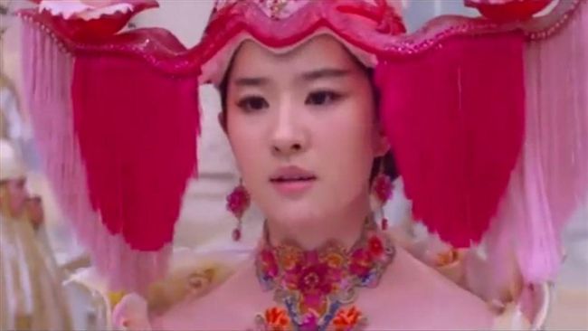 《三生三世》歪樓　驚現劉亦菲好神拖
