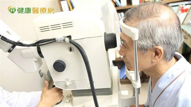 白內障手術　超音波晶體乳化術復原快