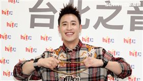 潘瑋柏與異類寶寶互動。（記者邱榮吉/攝影）