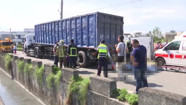 聯結車倒車讓路　不慎輾斃後方騎士