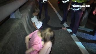 攔檢不停衝撞警車　兩女遭狼狽圍捕