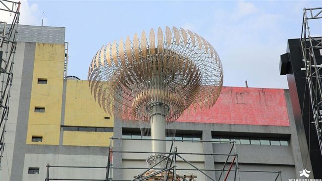 機械律動之美　世大運聖火台亮相
