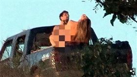 巴西,野外,求歡,野戰,Grazielli Massafera,瑪莎費拉,演員,卡多索,Rafael Cardoso,做愛（圖／翻攝自每日郵報）