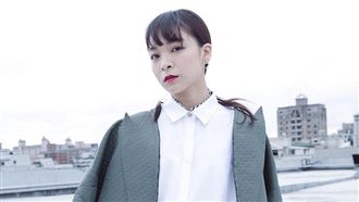 厭世臉正妹　從小慘遭排擠慘當邊緣人