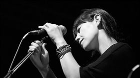 看她表演比看月全蝕或流星還難！這女星要開唱啦 