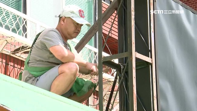 迎接世大運改善市容　柯速拆店家招牌