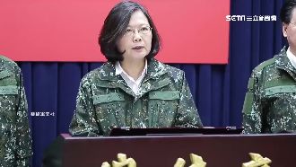 政軍兵推曝光！蔡總統戴鋼盔坐萬鈞車