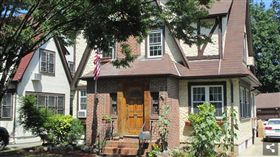 ▲川普兒時舊宅在旅遊租屋網站Airbnb上出租。（圖／翻攝自DailyMail）