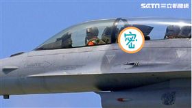 F-16戰機變採買機！　飛官違規夾帶麻糬上機(圖/翻攝網路)