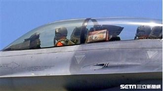 F-16帶麻糬！放窗邊竟有貼心理由