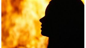 巴基斯坦,女傭,Fouzia Bibi,欠錢,雇主,燒死（圖／翻攝自《巴基斯坦日報》）