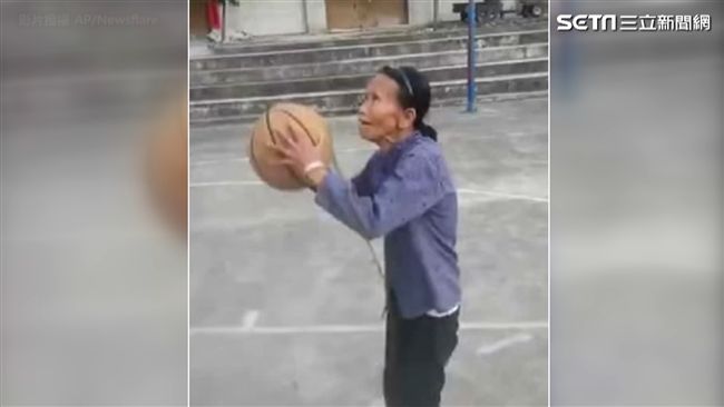 80歲阿嬤威震全場　投籃超神準