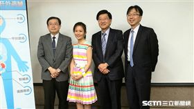 政府在今年初健保給付C肝全口服新藥，副作用低，治癒率逾9成，台灣肝臟研究學會會長高嘉宏表呼籲，患者應積極接受治療。（圖／記者楊晴雯攝）