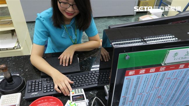 高雄郵局大變身　首創可用一卡通支付