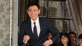 「俠盜聯盟」導演馮德倫、演員劉德華、楊祐寧，出席記者會聊拍這部電影的酸甜苦辣。（記者邱榮吉/攝影）