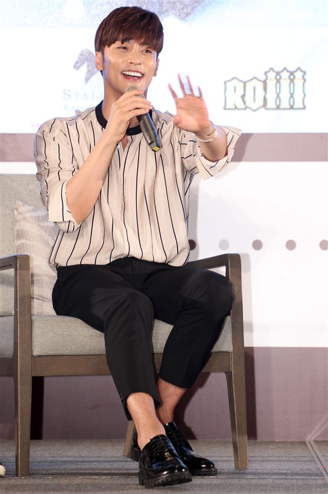 韓國男星成勛先前因演出韓劇《焦急的羅曼史》人氣大漲暴紅也有了「最帥本部長」的稱號，（10）日提前與媒體會面。（記者邱榮吉/攝影）