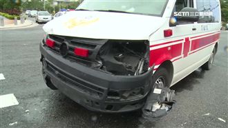 救護車趕送病患　路口竟衝出轎車釀禍