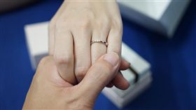 婚戒、結婚、夫妻、情人（示意圖）／pixabay