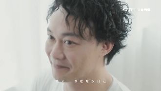 陳奕迅飆海豚音　3秒震碎玻璃杯！