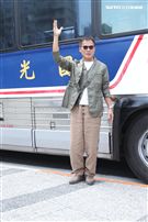 羅大佑搭乘當年最夯的國光號出席2017巡迴演唱會「當年離家的年輕人」 售票記者會。（記者邱榮吉/攝影）