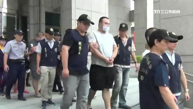 賭場藏身檳榔攤　警喬裝入內逮20人