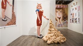 ▲「卡莉怪妞作品展」正式來台展出。（圖／吉本興業提供）