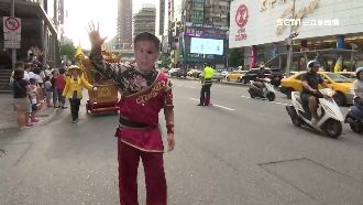 世大運嘉年華登場　冒牌柯文哲超搶鏡