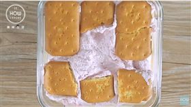 影／不用烤箱！孔雀餅乾變身超美味冰盒蛋糕