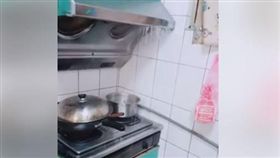 台南,租屋,排油煙機,露水,瀑布,房東,瓦斯爐,水管,消保官,退租（圖／翻攝自爆料公社）
https://www.facebook.com/groups/451357468329757/permalink/1363497730449055/
