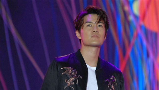 追思豬哥亮　吳克群選唱《拔蘿蔔》