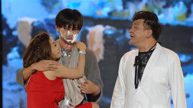 豬哥亮ㄟ永恆歌廳秀　爆笑短劇現經典