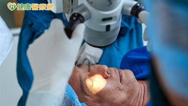 白內障拖成青光眼　60歲男悔不當初