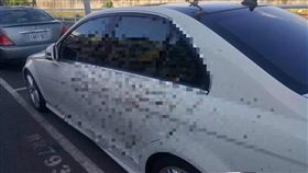 檳榔,吐汁,白色,轎車,車身,血跡,毀損罪,洗車
（圖／翻攝自爆料公社）