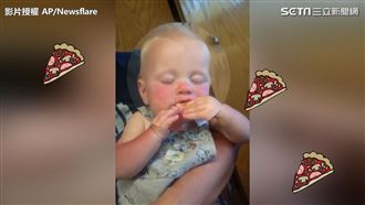 萌娃邊睡邊吃　網友：兒歌唱的是真的