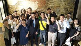 馬英九今年6月23日出席阿嬤家募集點燈人活動九。（翻攝馬英九臉書）