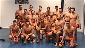 世大運,水球,荷蘭,猛男,鮮肉,帥哥,肌肉,行銷,身材,養眼
（圖／翻攝自推特）