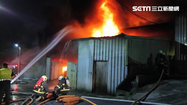 汐止塑膠工廠驚傳大火　1人受傷送醫