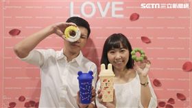 Mister Donut與宇宙人七夕聯名限定杯。（圖／Mister Donut提供）