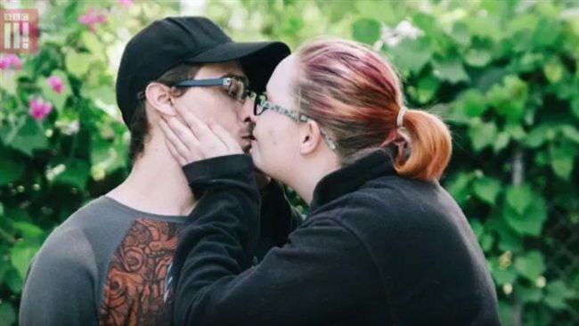 罹患怪病不斷高潮　哭求男友與她上床