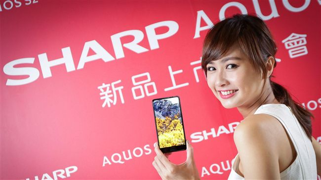 揭／夏普賣手機　先架網站、找寫手？