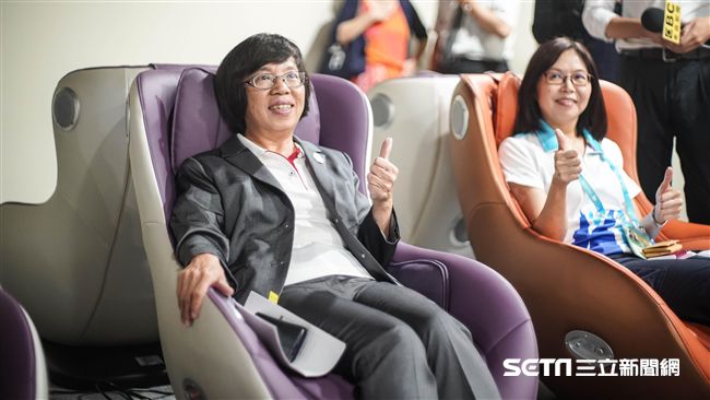 世大運媒體中心　泡麵按摩椅全天供應