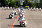 憲兵機車排重機訓練花式隊形成果展示。（記者邱榮吉/攝影）