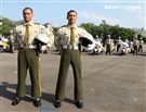 憲兵機車勤務連下士辜楚豪、辜楚瑞兄弟。（記者邱榮吉/攝影）