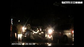 吳男辱罵員警髒話當場遭過肩摔壓制。（圖／翻攝畫面）